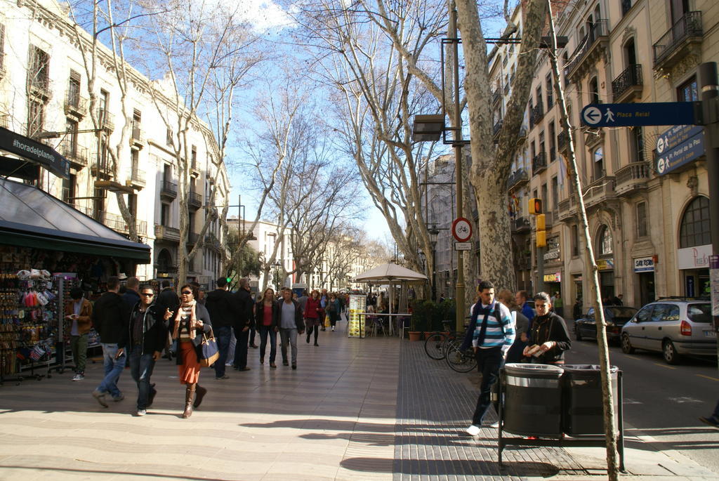 Hostal Mimi Las Ramblas Barcelona Ngoại thất bức ảnh