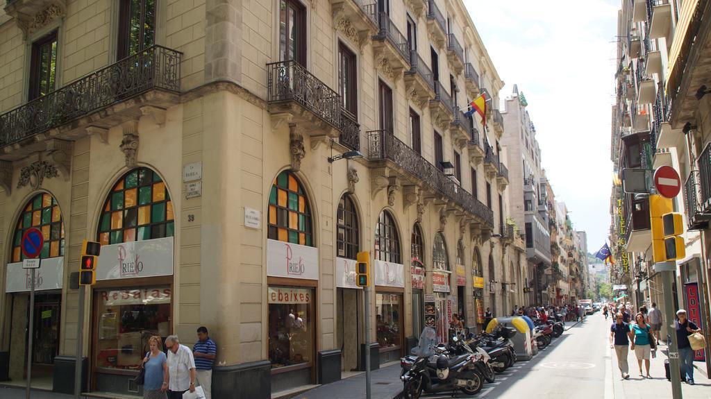 Hostal Mimi Las Ramblas Barcelona Ngoại thất bức ảnh
