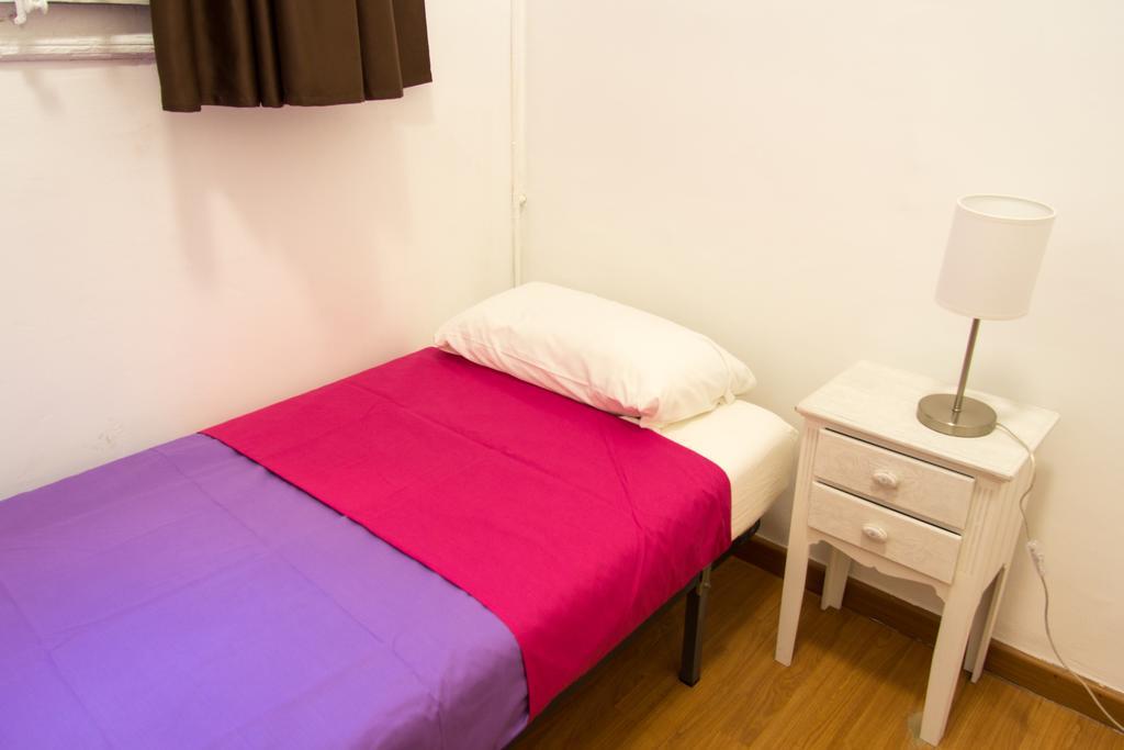 Hostal Mimi Las Ramblas Barcelona Ngoại thất bức ảnh