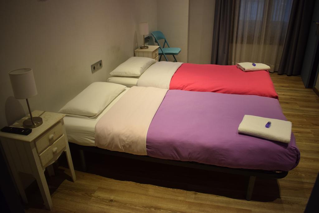 Hostal Mimi Las Ramblas Barcelona Ngoại thất bức ảnh