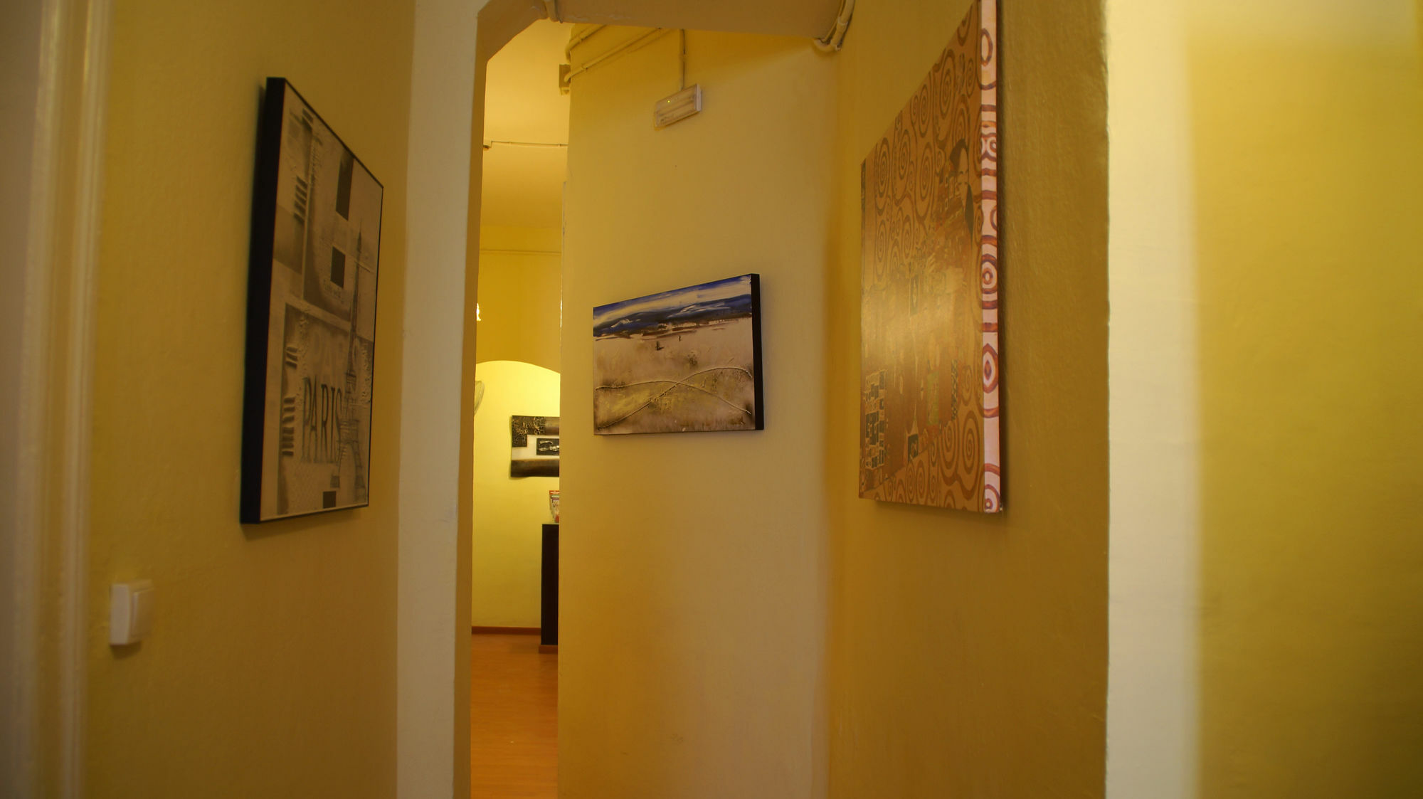 Hostal Mimi Las Ramblas Barcelona Ngoại thất bức ảnh