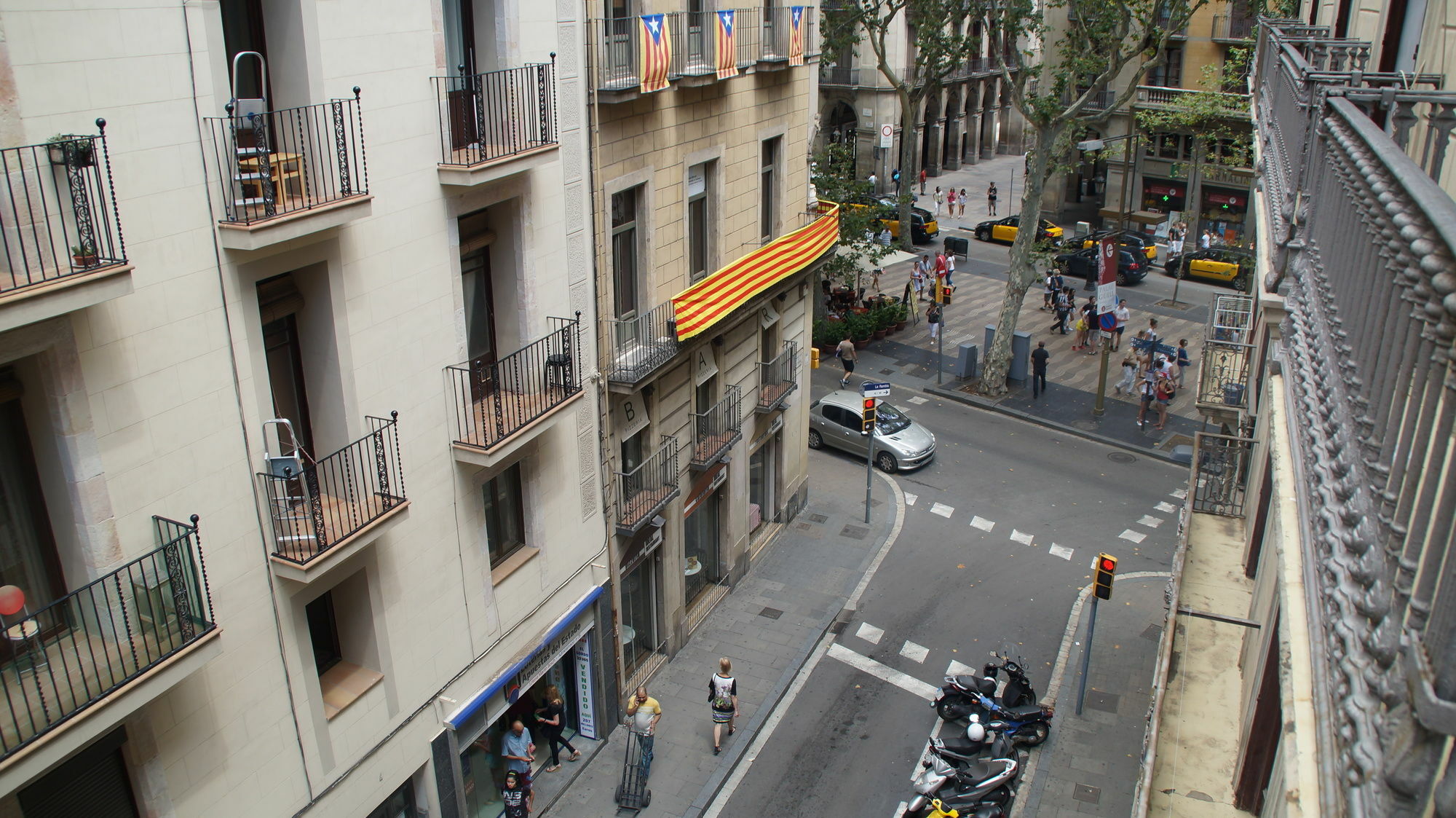 Hostal Mimi Las Ramblas Barcelona Ngoại thất bức ảnh