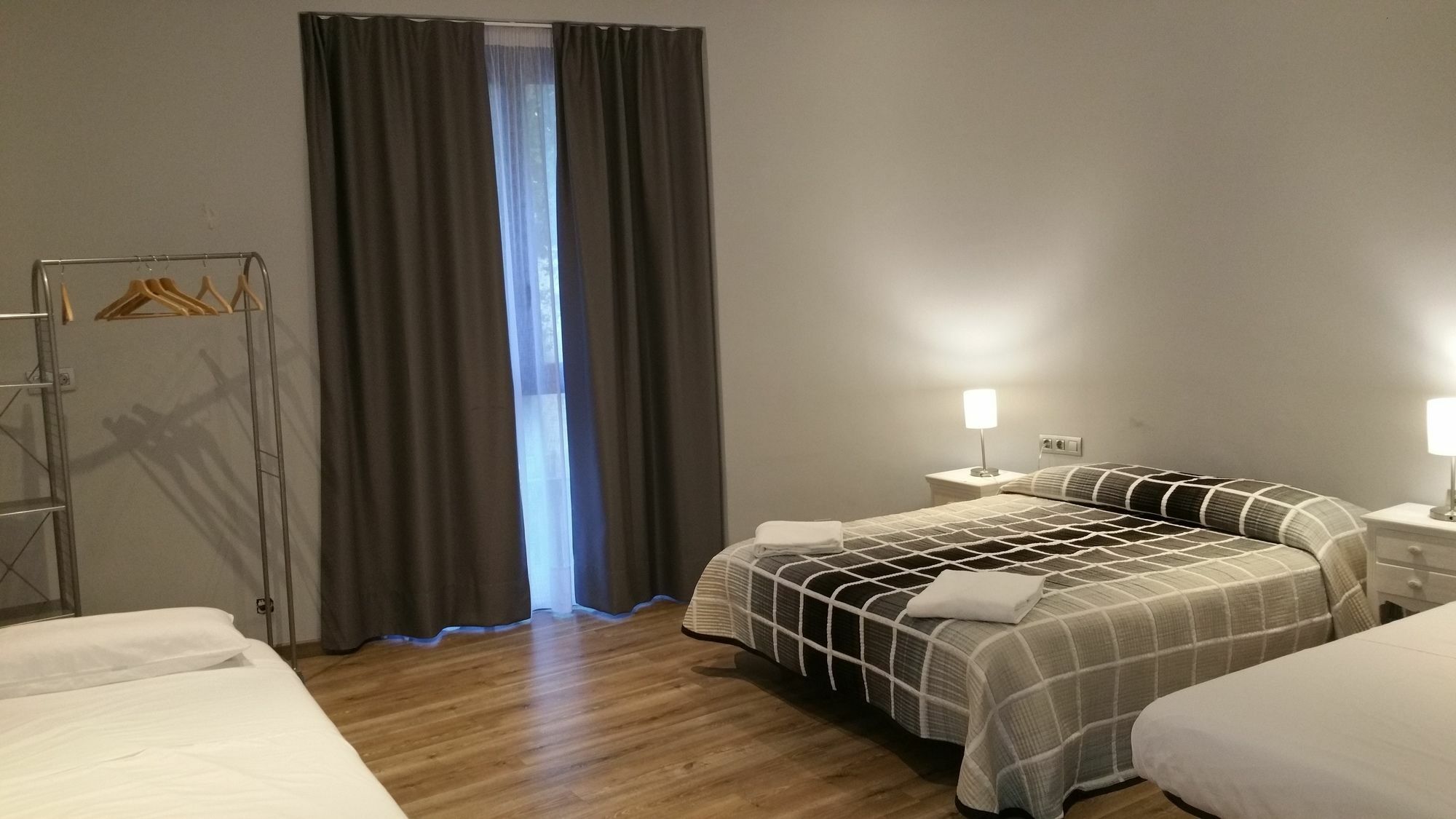 Hostal Mimi Las Ramblas Barcelona Ngoại thất bức ảnh
