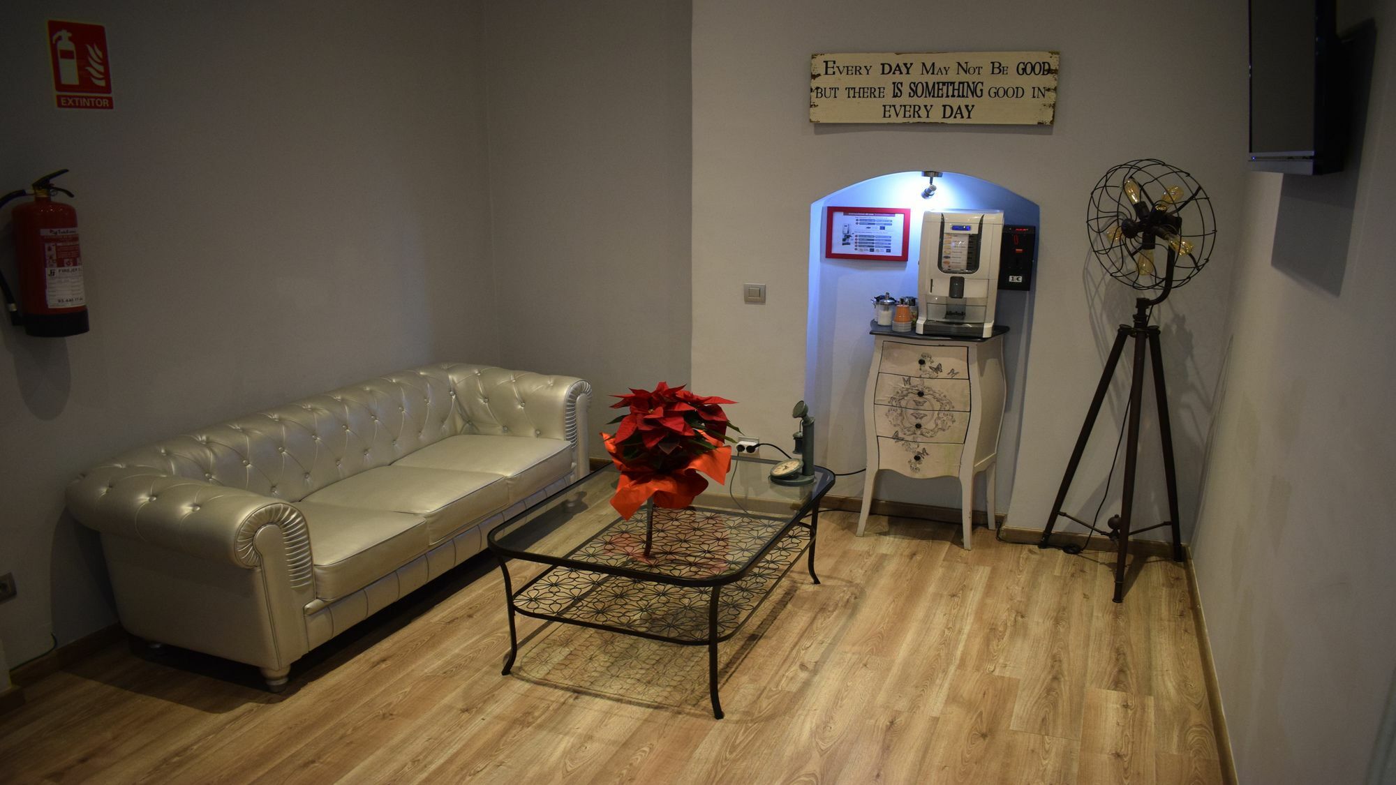 Hostal Mimi Las Ramblas Barcelona Ngoại thất bức ảnh