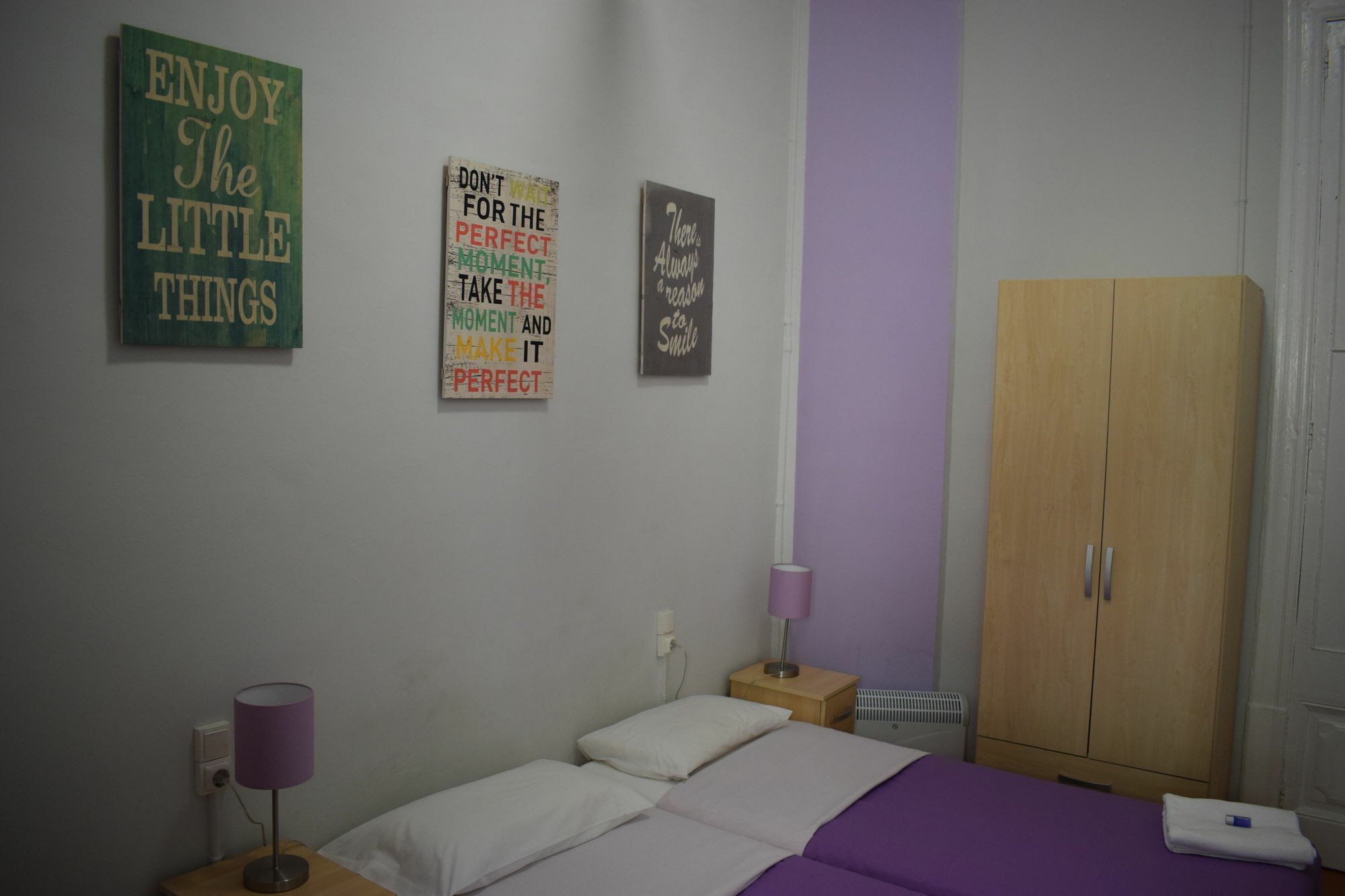 Hostal Mimi Las Ramblas Barcelona Ngoại thất bức ảnh