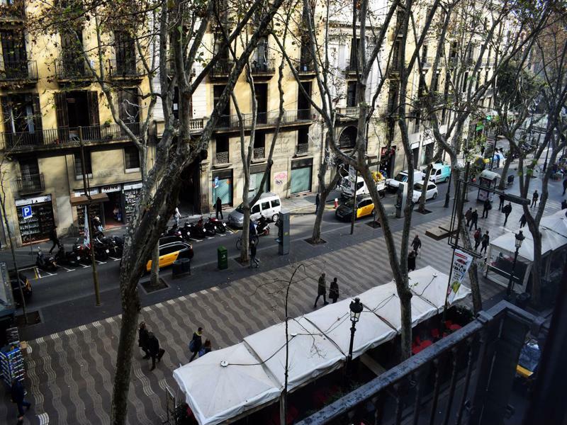 Hostal Mimi Las Ramblas Barcelona Ngoại thất bức ảnh