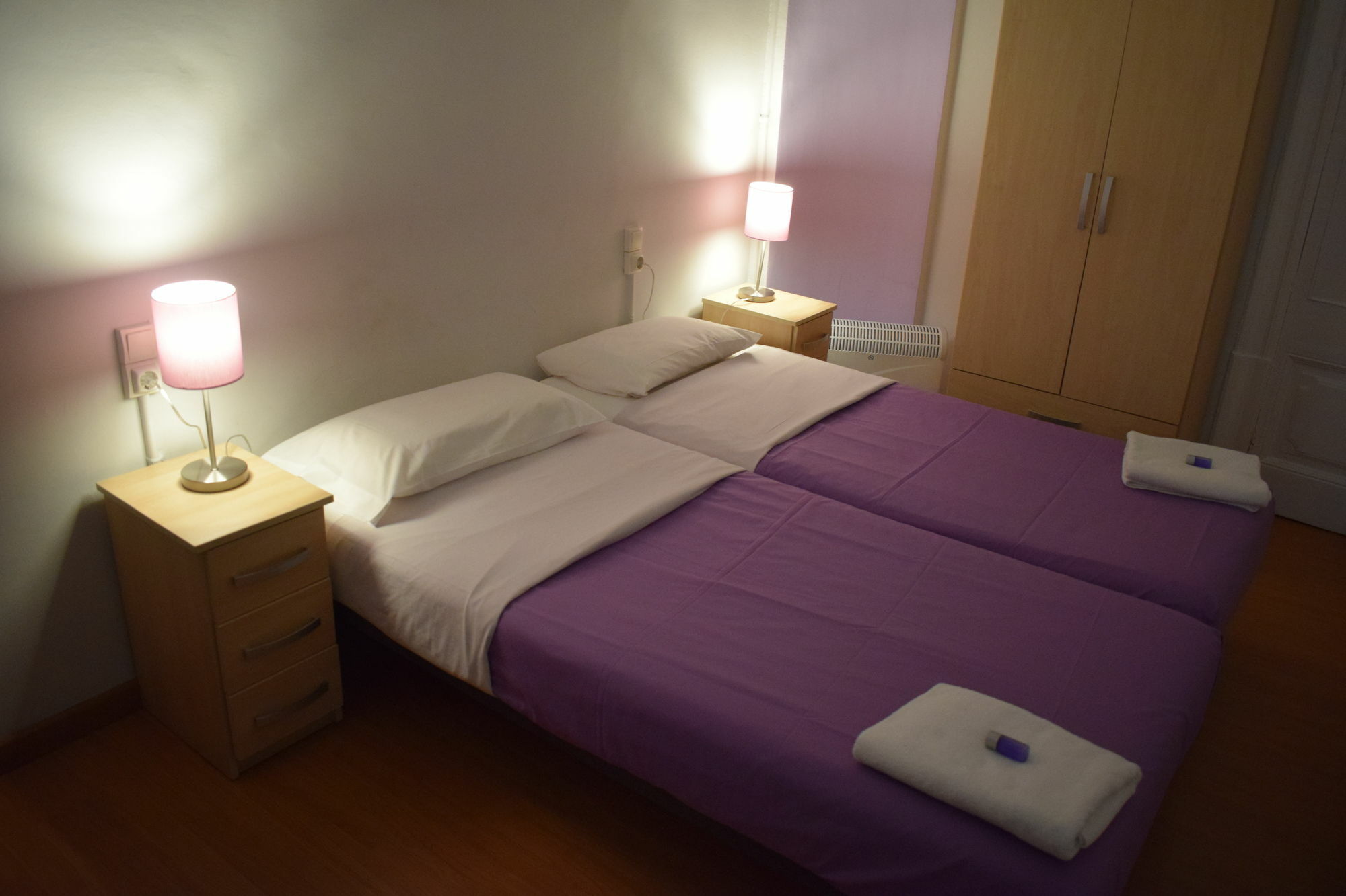 Hostal Mimi Las Ramblas Barcelona Ngoại thất bức ảnh